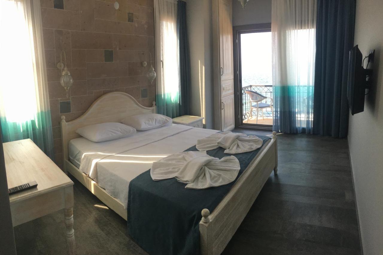 Cunda Mira Butik Otel ไอวาลิค ภายนอก รูปภาพ